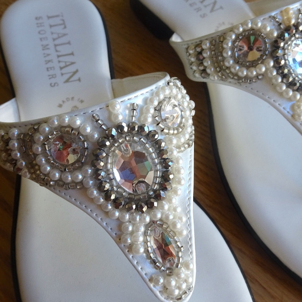 Italian Shoemakers White Beaded Flip Flops Summer Sandals Made in Italy Size 8.5 - Picture 6 of 9
